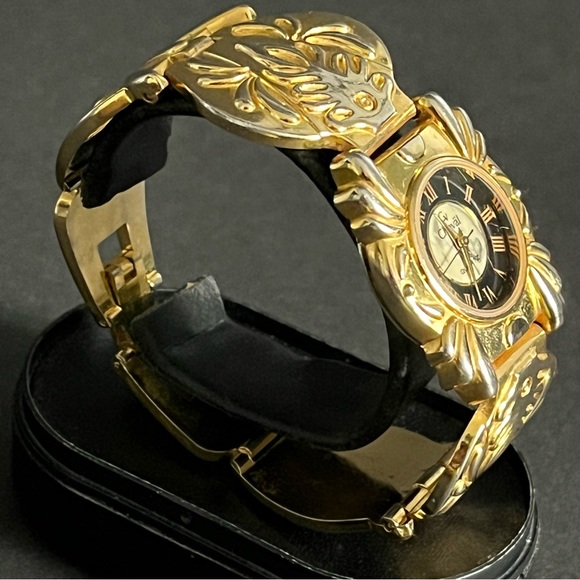 Vintage Ladies Cheval Gold Tone Bracelet Watch - Picture 10 of 16